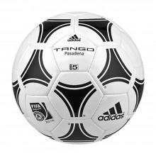 Мяч футб. проф. ADIDAS Tango Pasadena арт. 656940,р.5, глянц. синт. кожа (полиуретан) , 3 подклад. слоя из полиэстера (ПЭ) , латексная камера, ручная сшивка, логотип FIFA Approved, бело-черный